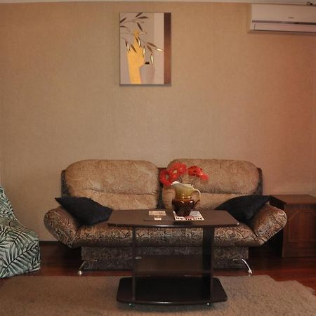 Spacious Apartment With Balcony Kremenciuk Exterior foto