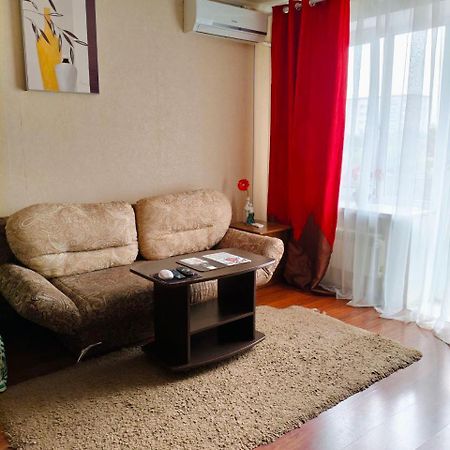 Spacious Apartment With Balcony Kremenciuk Exterior foto
